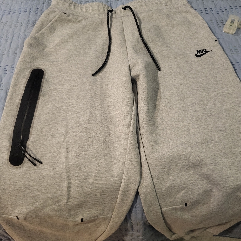 Pants - Picture 3 of 8